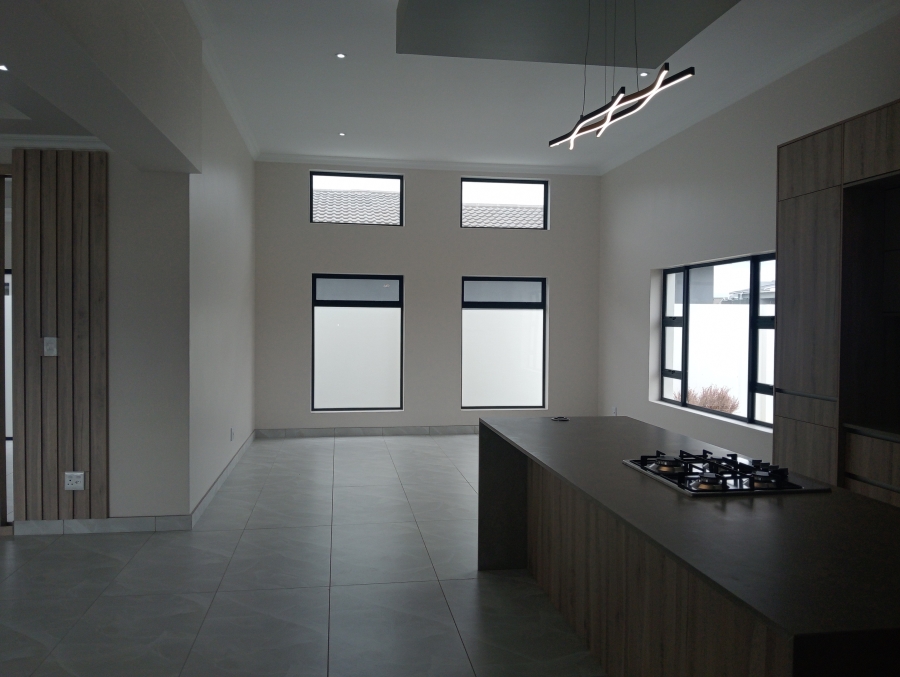 4 Bedroom Property for Sale in Fountains Estate Eastern Cape